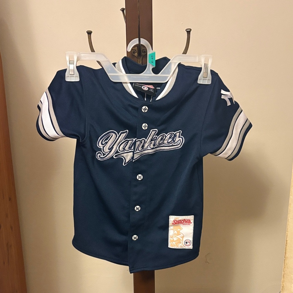 Stitches Embroidered Yankees Jeter (no. 2) jersey  small child M